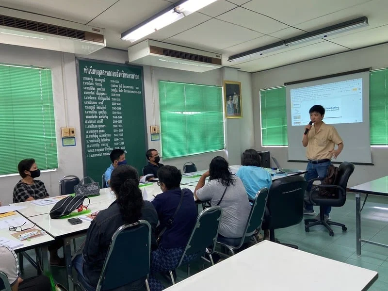 ภาพการสอนและถามตอบในห้องเรียนกลุ่มเล็ก